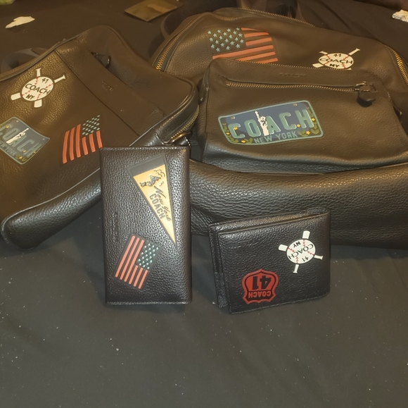 Coach Sets - Picture 1 of 4